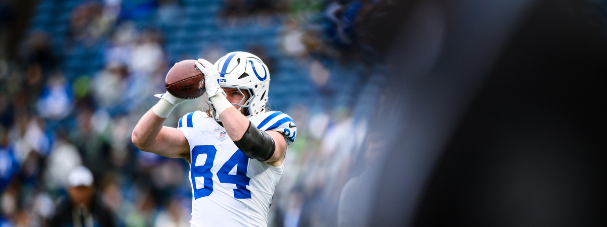 Tyler Warren banner